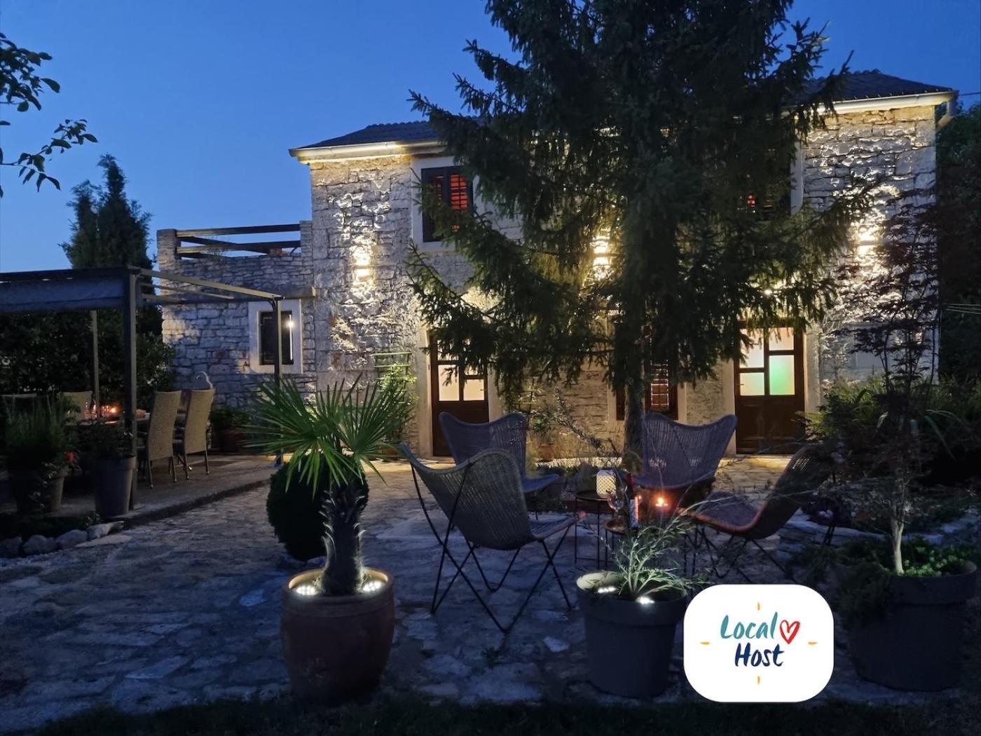 Stonehouse Ana With Jacuzzi Rovinj-Krmed别墅 外观 照片